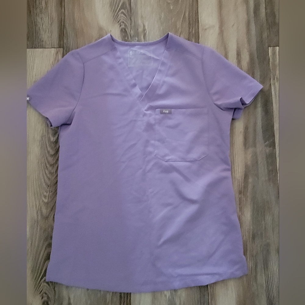 FIGS Women's V-Neck Scrub Top in Lavender